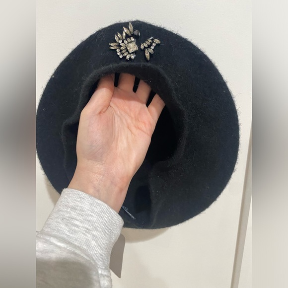 Brand new with tags Zara biret with crystals - Picture 2 of 3